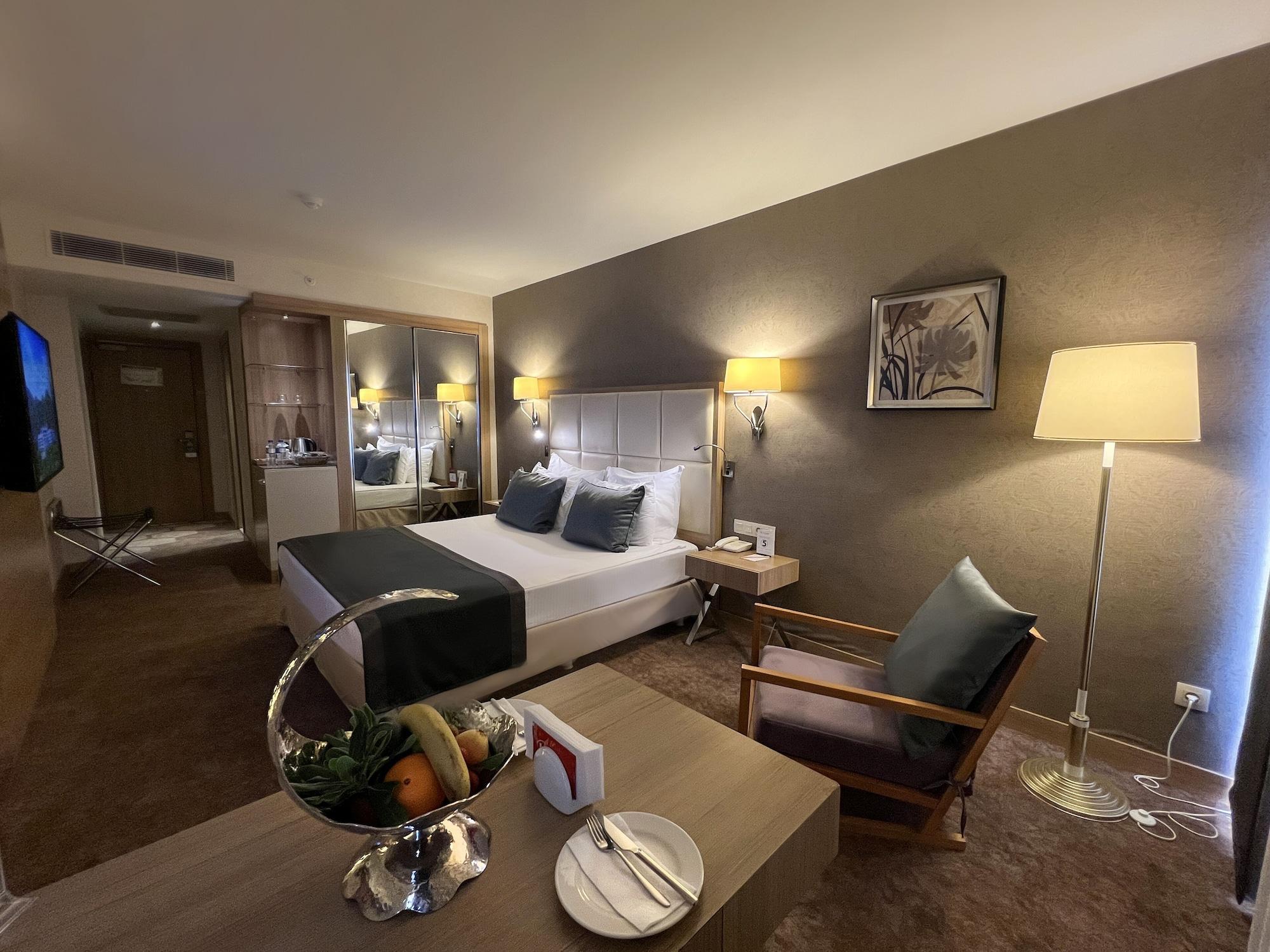 คายา อิสมีร์ เทอร์มอล แอนด์ คอนเวนชั่น Hotel อิซมีร์ ภายนอก รูปภาพ