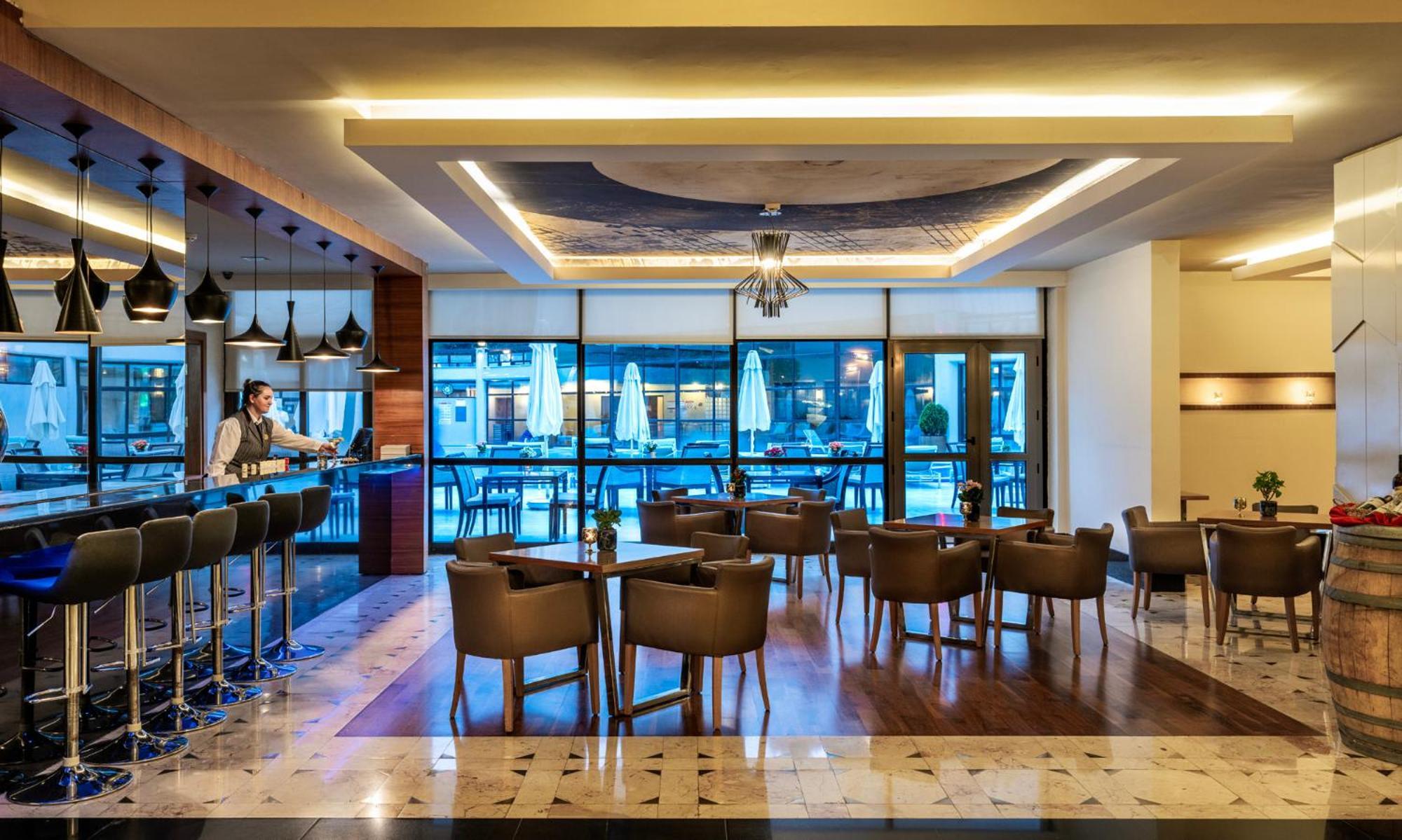 คายา อิสมีร์ เทอร์มอล แอนด์ คอนเวนชั่น Hotel อิซมีร์ ภายนอก รูปภาพ