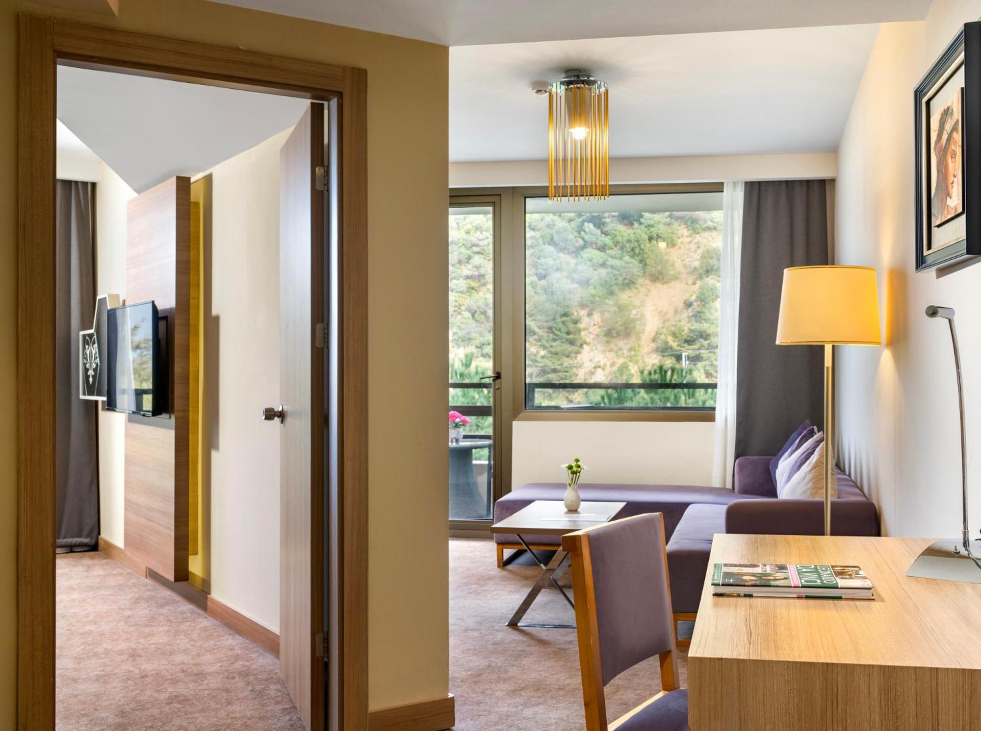 คายา อิสมีร์ เทอร์มอล แอนด์ คอนเวนชั่น Hotel อิซมีร์ ภายนอก รูปภาพ